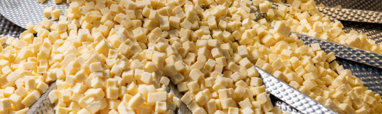 Cheddar miniblokjes en saladekaas