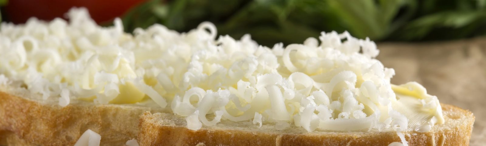 Ziegenkäse gerieben