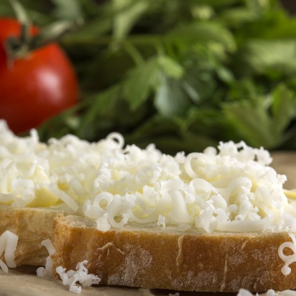 Ziegenkäse gerieben